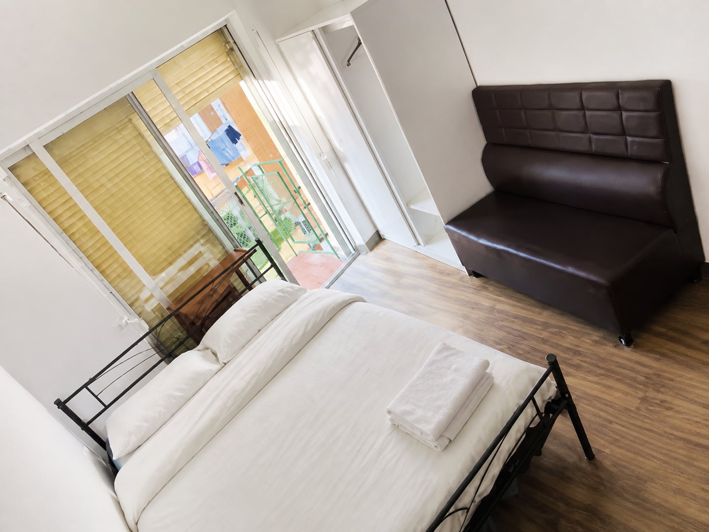 Habitación doble con balcón y A/C en Usera — foto 6